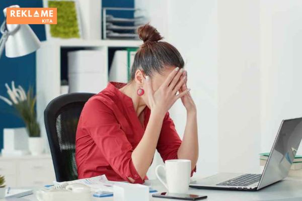 Di era digital ini, digital marketing adalah alat yang sangat penting untuk mencapai kesuksesan dalam bisnis. Dengan menggunakan strategi digital marketing yang tepat, Anda dapat mencapai target audiens Anda, meningkatkan penjualan, dan membangun bisnis yang sukses.