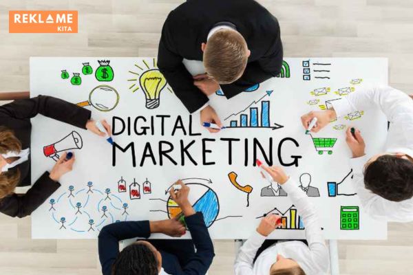 Banyak pemula yang melakukan kesalahan digital marketing yang dapat menghambat strategi mereka. Maka dari itu penting untuk apa saja kesalahan yang diperbuat, sehingga bisa menjadi evaluasi ke depannya.