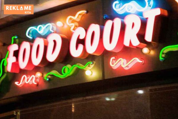 Pemeriksaan rutin penting untuk memastikan neon box dalam kondisi yang baik dan tidak ada kerusakan. Lakukan pemeriksaan rutin minimal sebulan sekali.