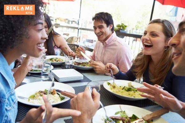 Website memungkinkan restoran Anda ditemukan oleh pelanggan potensial di internet, khususnya wisatawan yang mencari tempat makan di Bali.