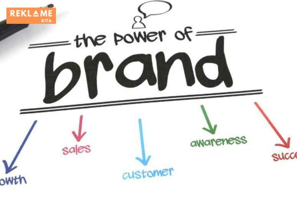 Brand awareness untuk bisnis yang kuat dapat membangun kepercayaan dan loyalitas pelanggan. Karen konsumen cenderung membeli merek yang telah mereka percayai. Sebuah studi oleh Edelman menunjukkan bahwa 84% konsumen mengatakan bahwa mereka lebih cenderung membeli dari merek yang mereka percayai.