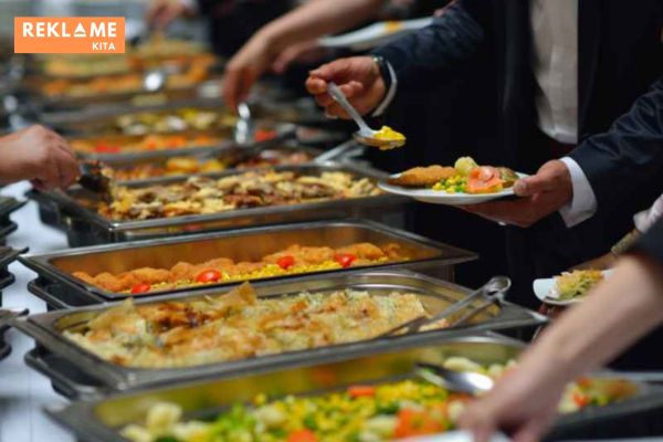 Kesalahan pebisnis kuliner lainnya adalah tidak menggunakan media sosial sebagai ajang untuk branding usaha.