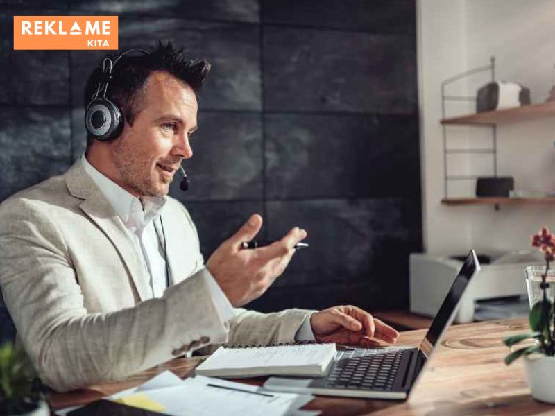 Skill wajib pebisnis online tidak hanya terkait dengan eksekusi strategi, saja, tetapi penting juga untu mengelola anggaran dan memahami dasar-dasar akuntansi adalah keterampilan penting untuk memastikan bisnis Anda tetap menguntungkan.