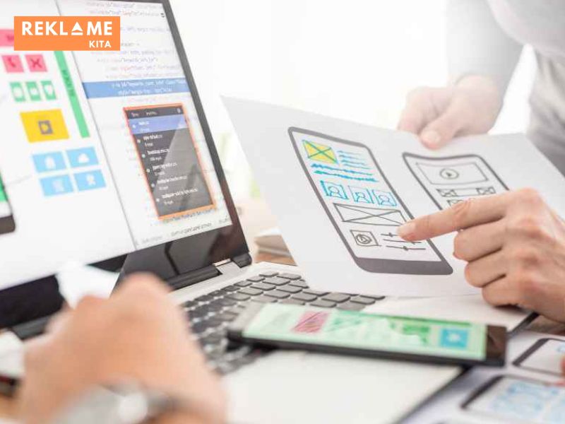 Ingatlah bahwa logo bisnis Anda adalah representasi dari merek Anda, jadi pastikan untuk memilih font dengan bijak! Jadi lakukan strategi memilih font dengan baik dan efektif.