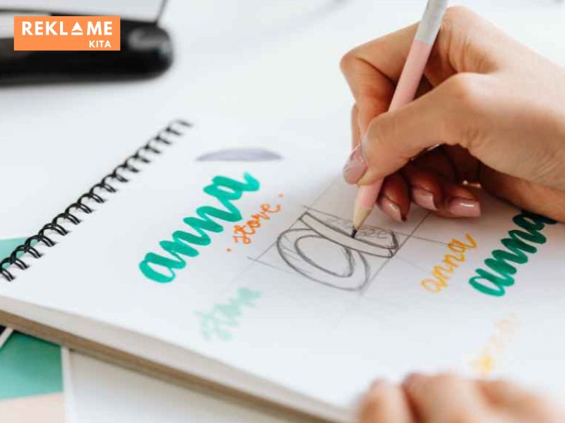 Pilihlah font yang sesuai dengan selera dan preferensi target audiens Anda. Memahami siapa target audiens Anda akan membantu Anda memilih font yang tepat untuk menarik mereka.