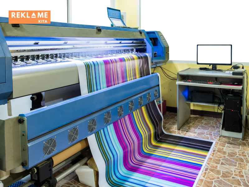 Banner vinyl adalah alat promosi yang efektif yang membantu menarik lebih banyak pelanggan ke bisnis Anda, sementara banner yang berkerut dapat mengusir calon pelanggan.