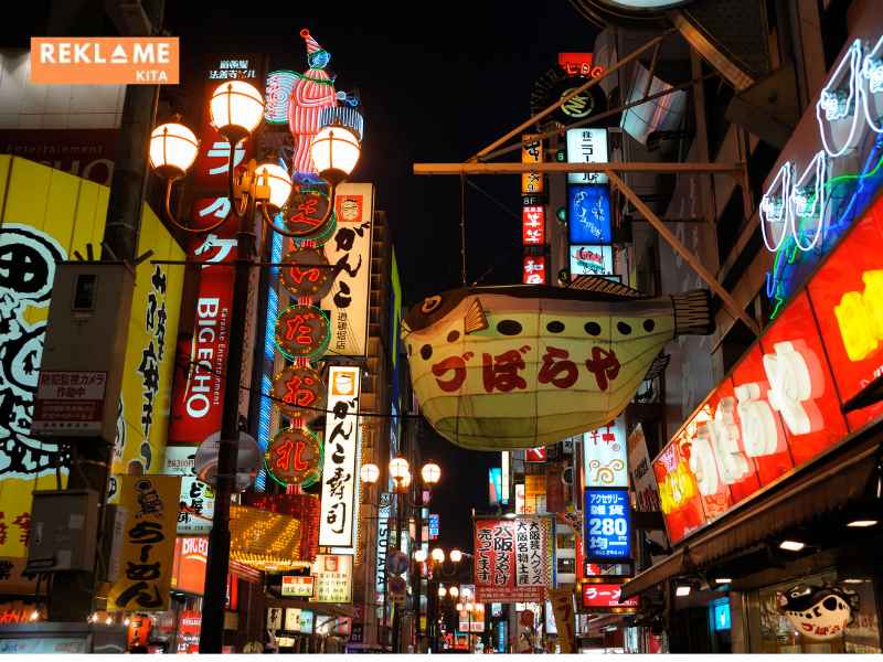 Seiring waktu, neonbox juga bisa mengalami penurunan kualitas visual. Inilah saatnya Anda perlu mempertimbangkan revisual neonbox.