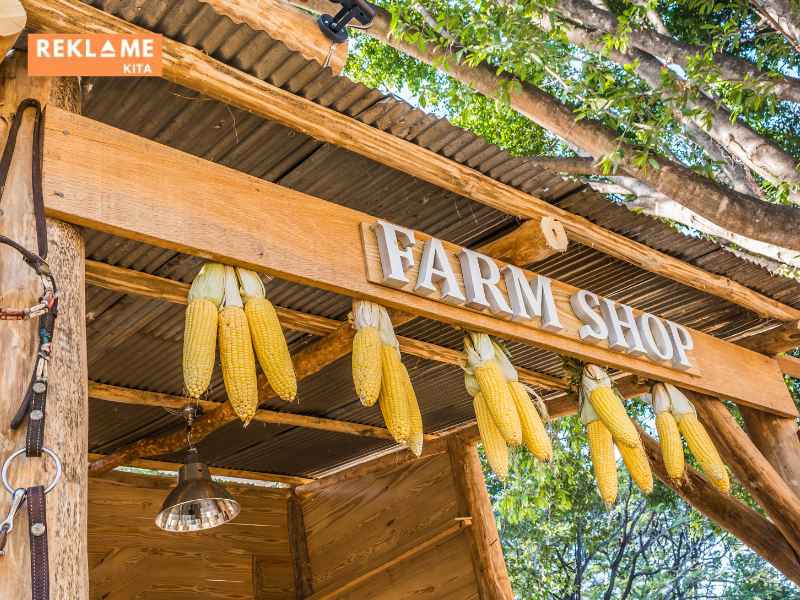 Investasi dalam maintenance shopsign memberikan berbagai manfaat yang tidak boleh diremehkan. Pertama, perawatan yang baik meningkatkan daya tarik visual shopsign, yang secara langsung dapat menarik lebih banyak pelanggan. Orang cenderung lebih tertarik pada bisnis yang tampak rapi dan terawat dengan baik.