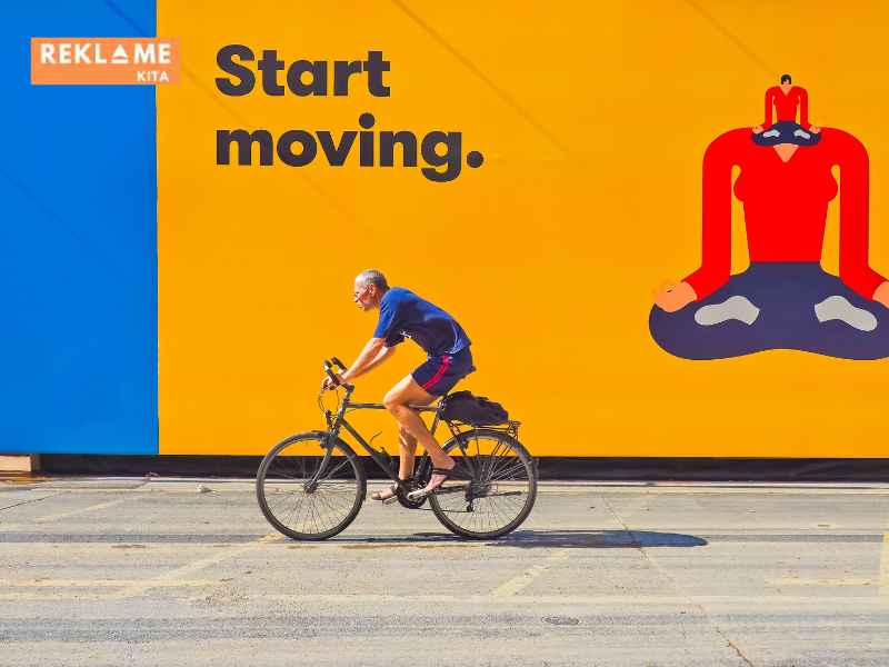 Revisual baliho adalah langkah penting yang dapat membantu brand Anda tetap relevan dan menarik bagi audiens. Dengan memperhatikan waktu yang tepat dan menggunakan strategi yang efektif, Anda dapat memaksimalkan dampak dari iklan luar ruang Anda.