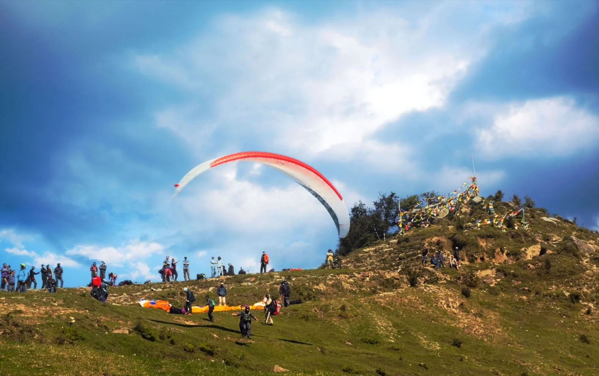 Bir Billing Paragliding Tour trip photo 4