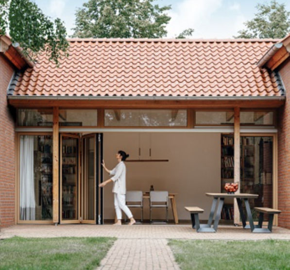HOUT