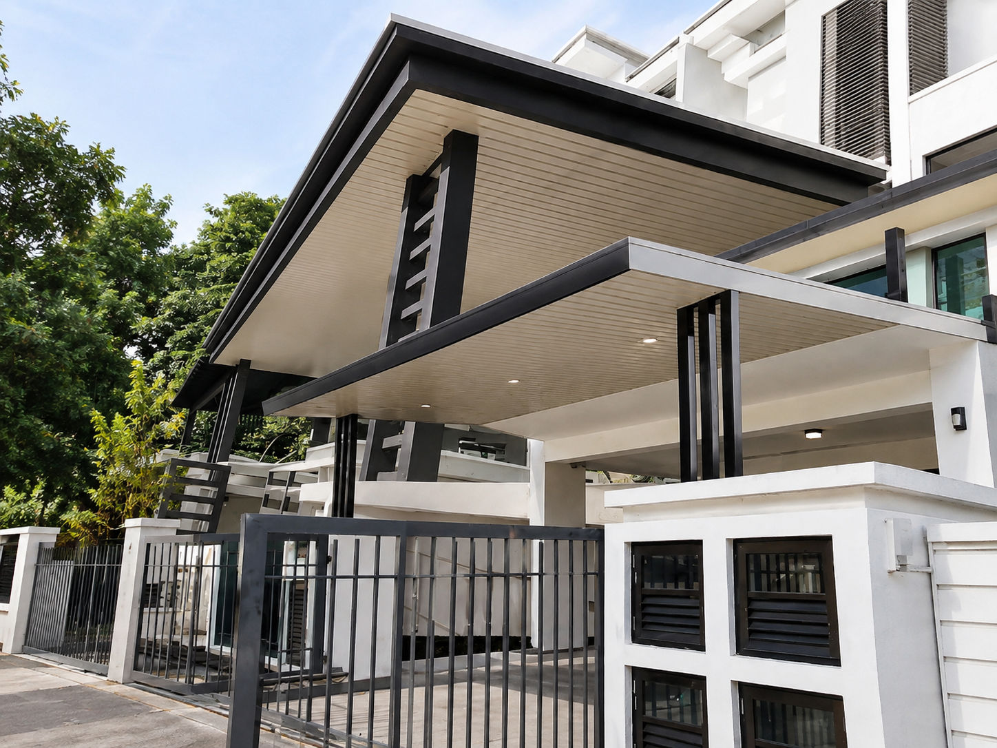 Pergola awning
