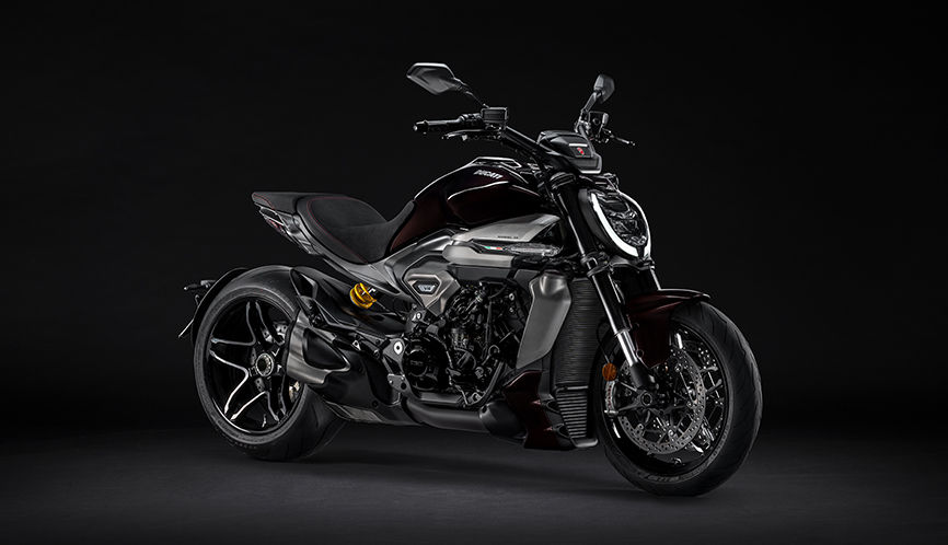 X Diavel V4