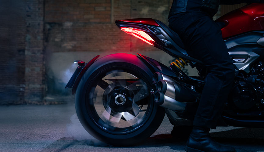 Ducati X Diavel V4 Standard Headlight & Suspension