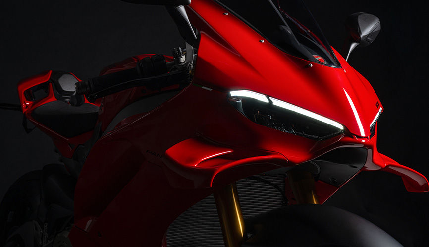 Ducati Panigale V4 Standard Headlight & Suspension