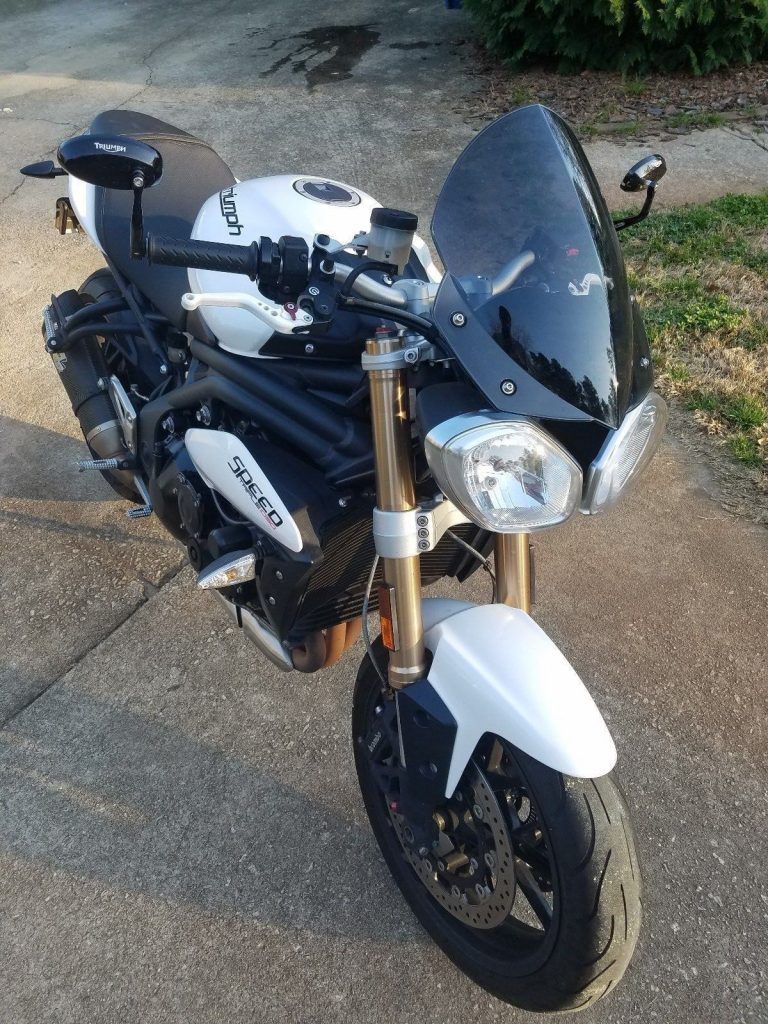 2013 Triumph Speed Triple in GREAT CONDITION
