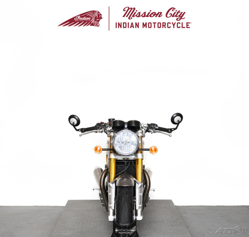 2018 Triumph Thruxton 1200 R Silver Ice