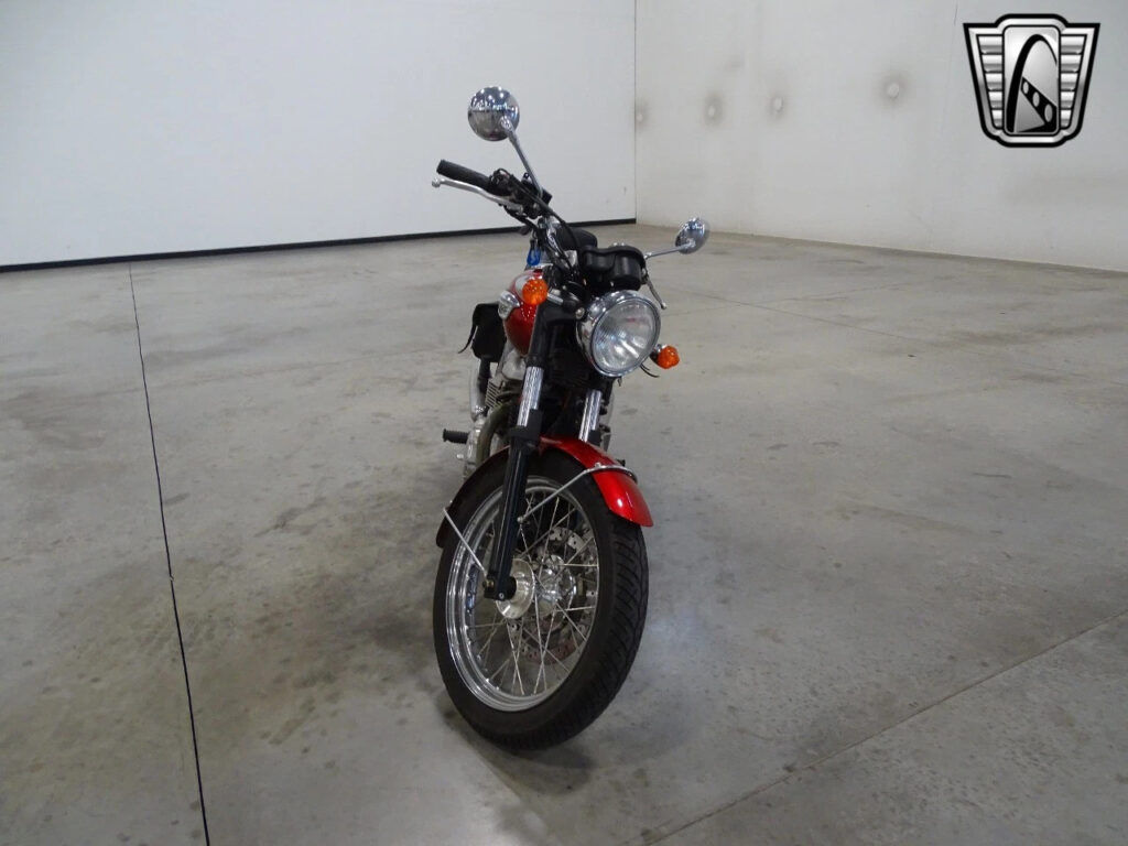 Red 2003 Triumph Bonneville 790cc Manual