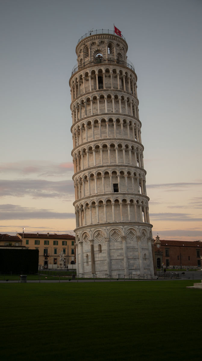 Leaning tower of Pizza