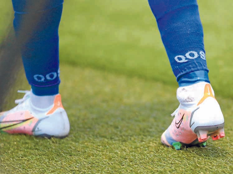 Shields blow for Queens