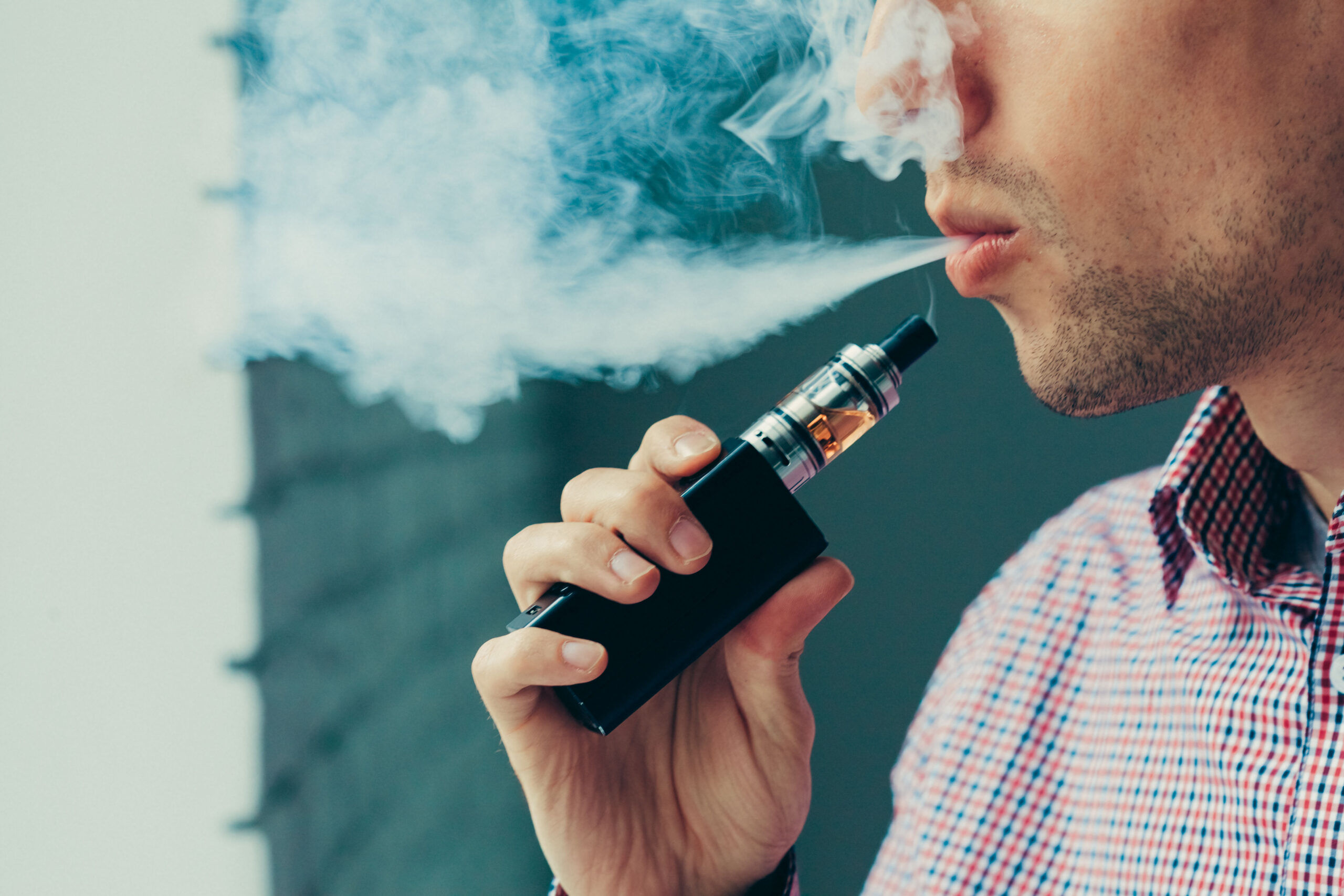 vaping-scaled 53099895
