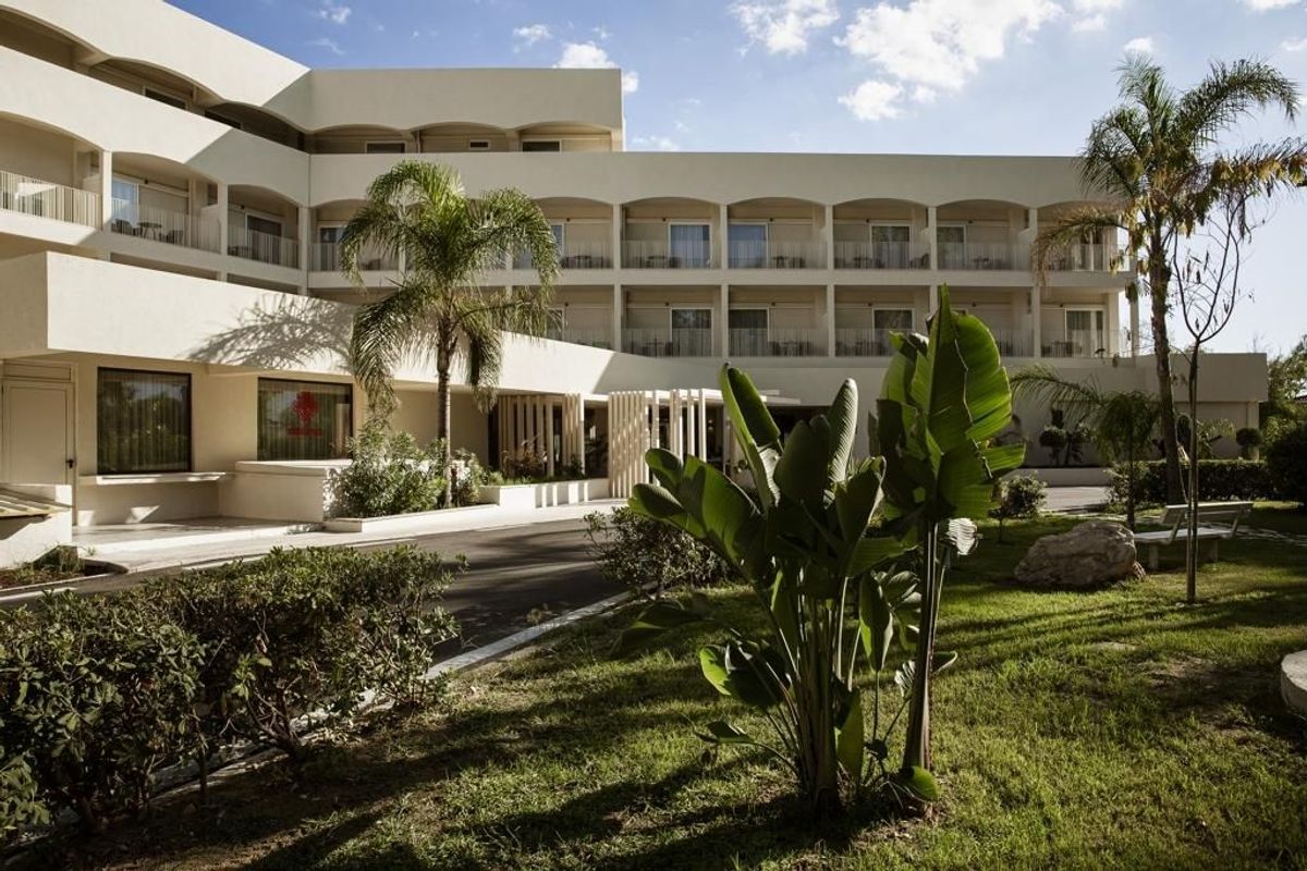 Domes Aulus Zante Autograph Collection 5*