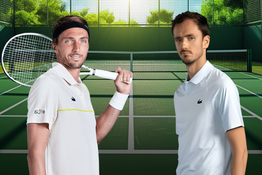 the images of daniil medvedev and arthur rinderknech