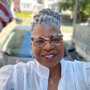 Headshot of Phyllis Sharp