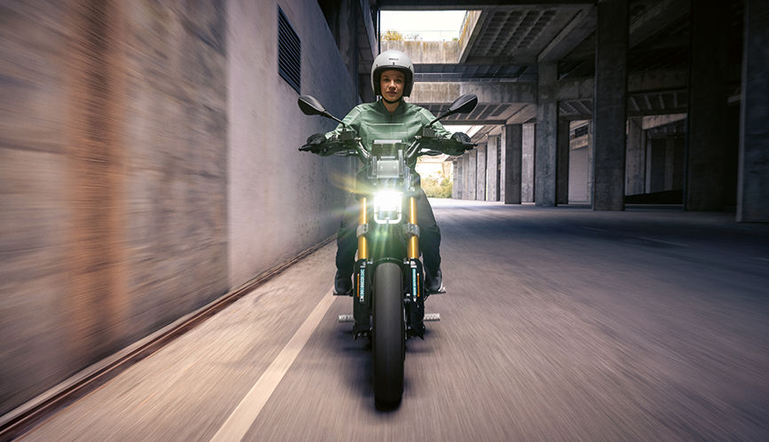 BMW CE 02