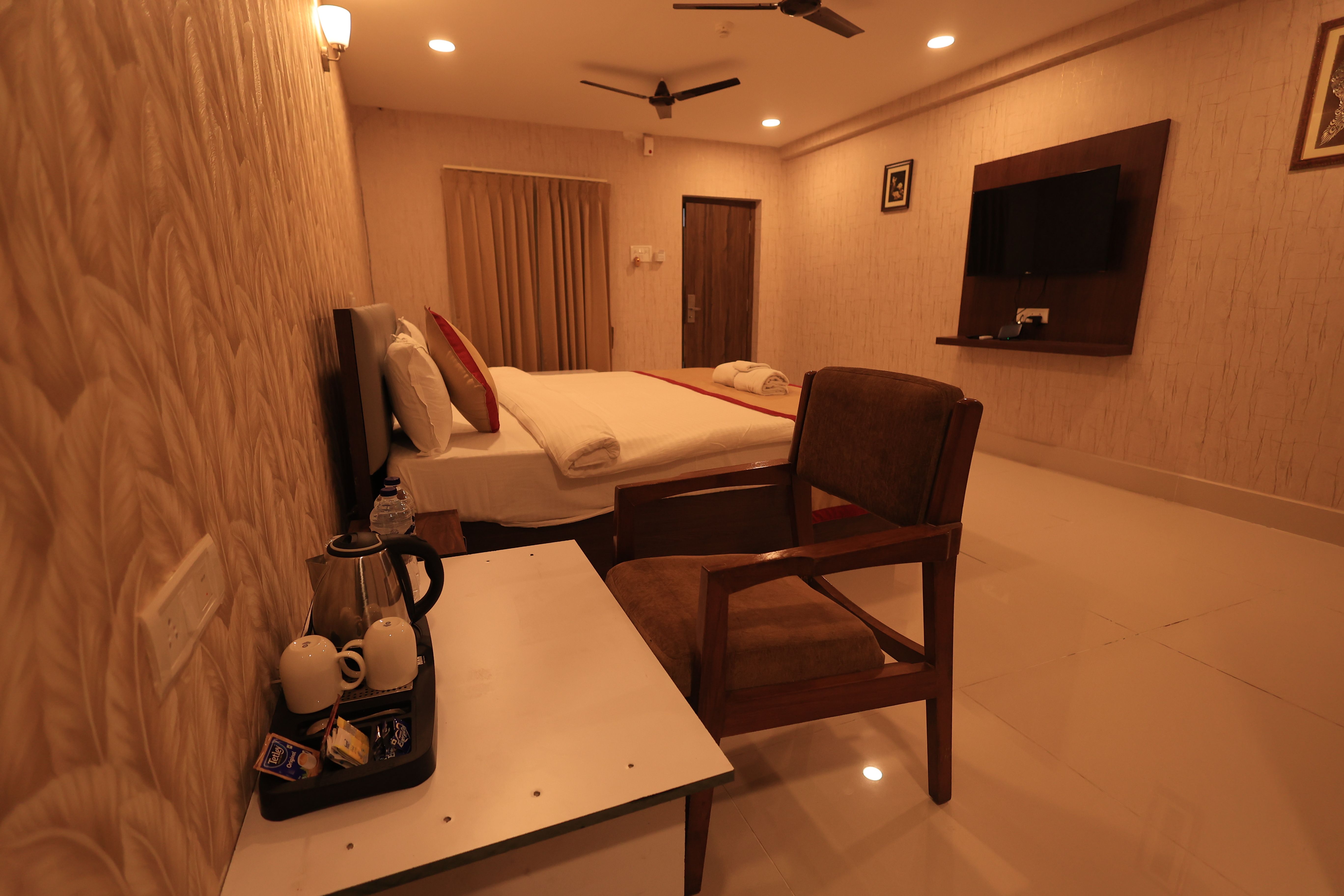 Services & Amenities
