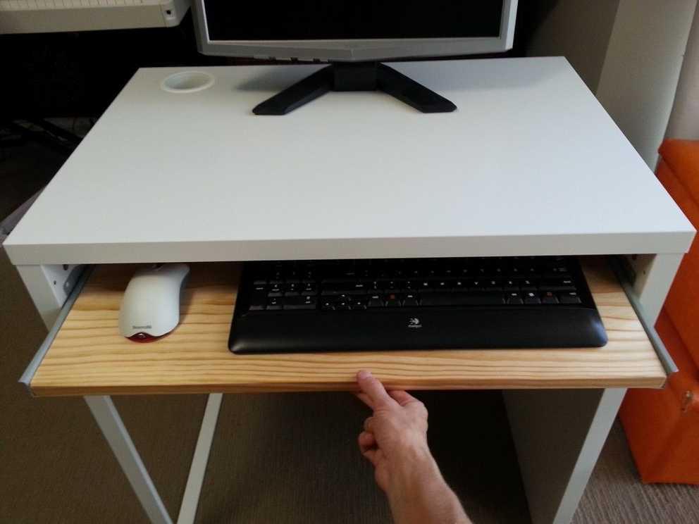 Showing Gallery of Computer Desks With Keyboard Tray (View 12 of 20 Photos)