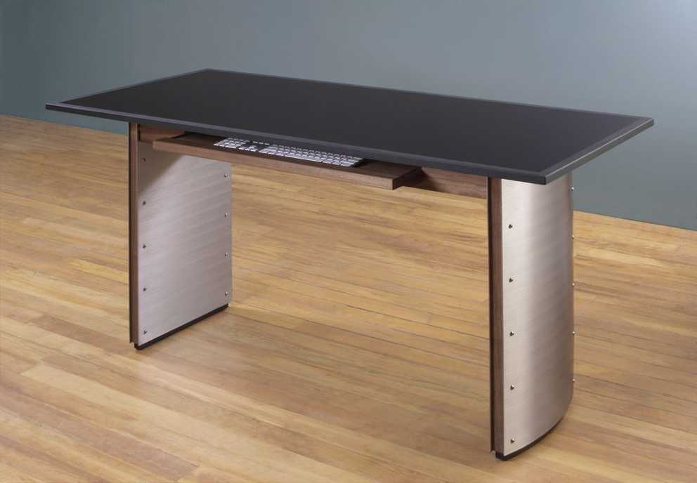 Featured Image of Modern Black Steel Desks