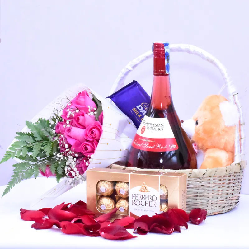 Robertson red sweet & flowers gift set liquor - Drinks Vine in Kenya
