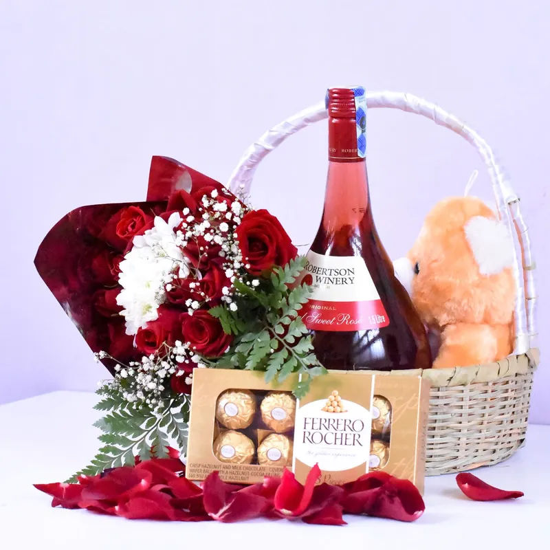 Robertson red sweet wine and red roses gift basket  liquor - Drinks Vine in Kenya