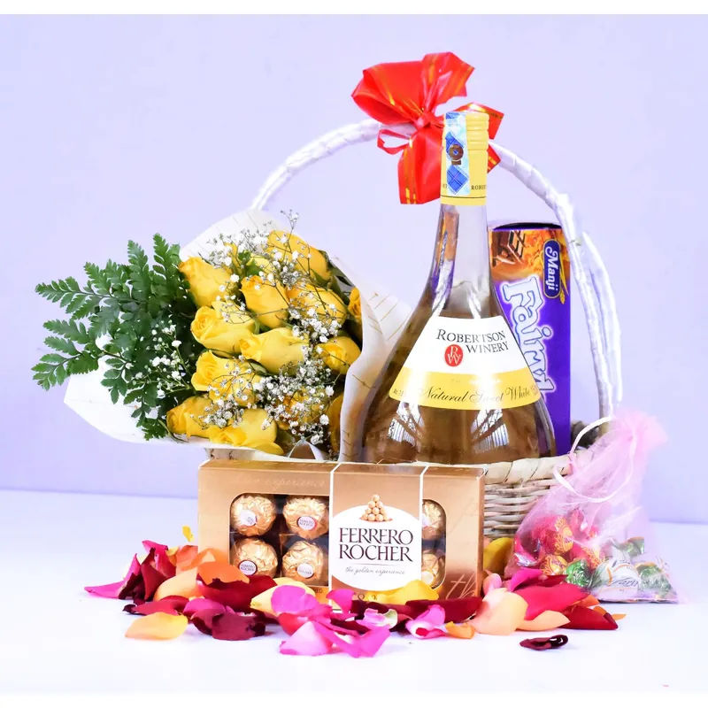 Robertson White Sweet Wine & Roses gift pack liquor - Drinks Vine in Kenya