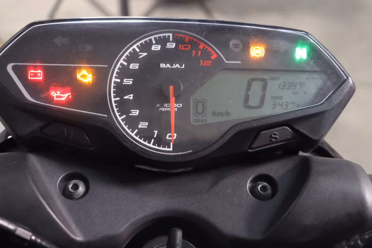 Bajaj Pulsar N160 Dual Channel