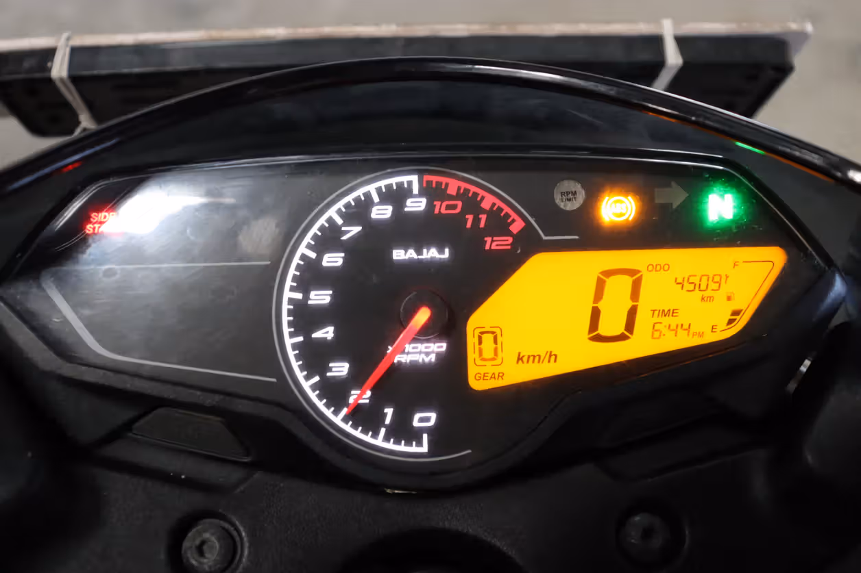 Bajaj Pulsar P150 Single Disc