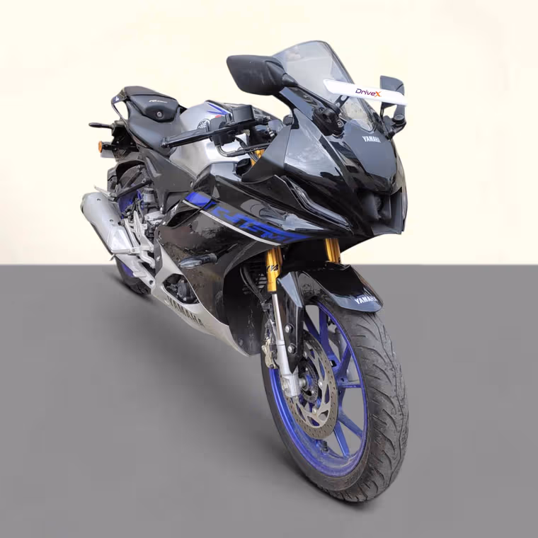 Yamaha R15M STD