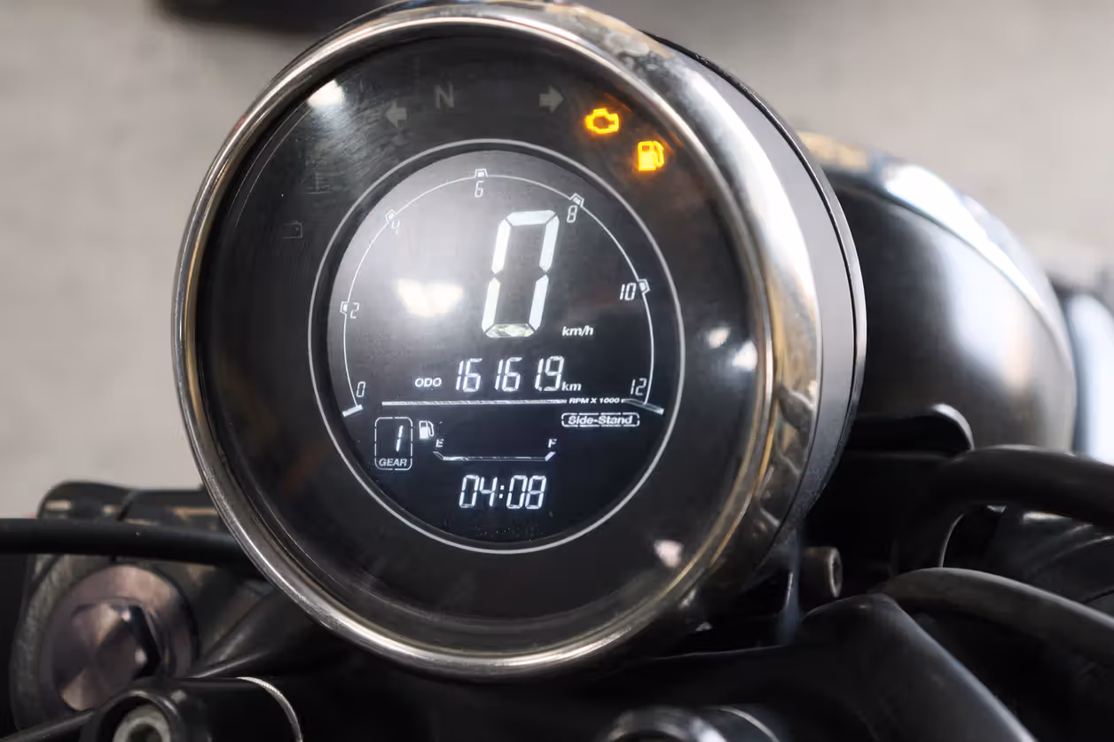 Yezdi Roadster Crimson Dual Tone