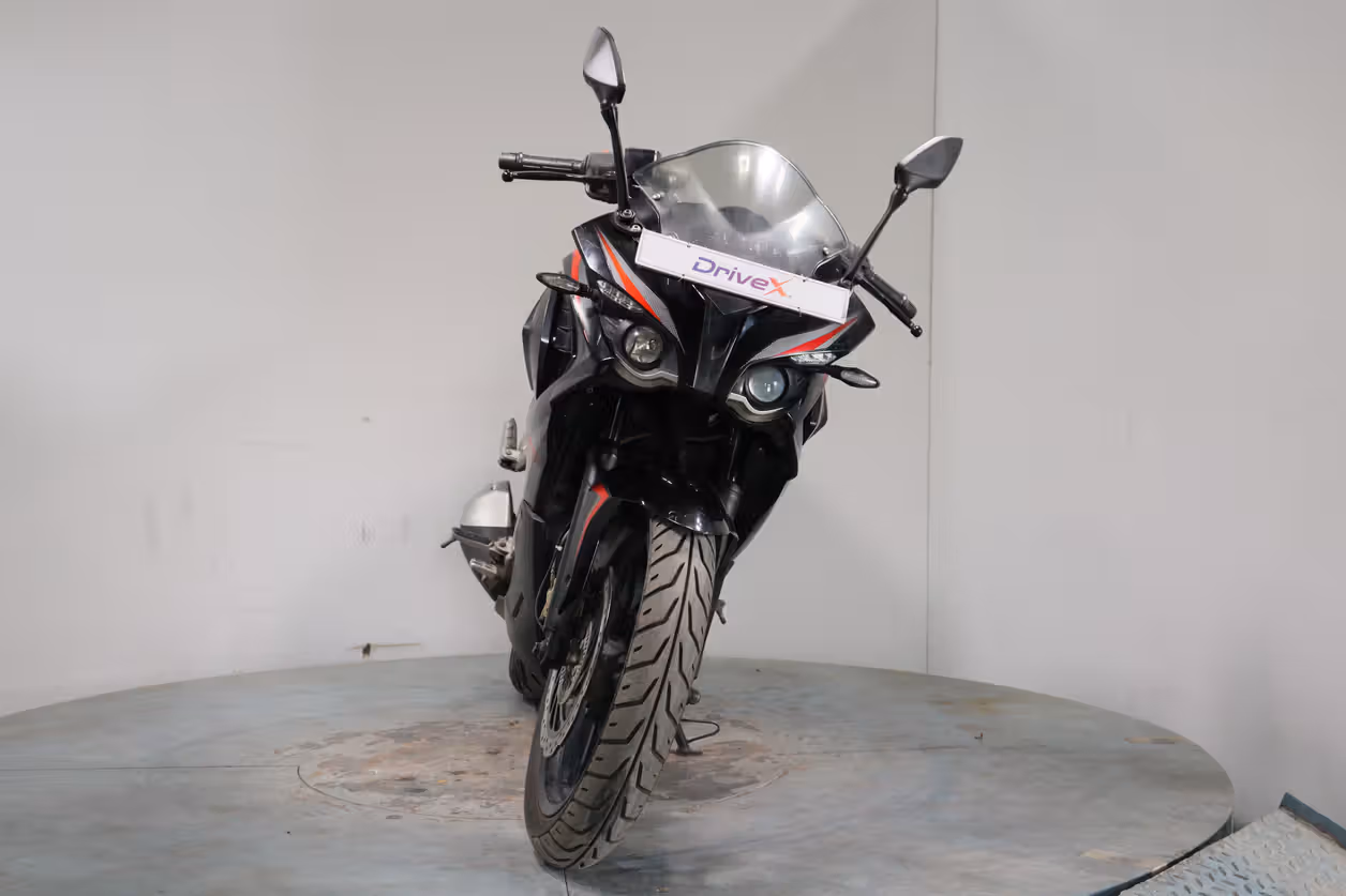 Bajaj Pulsar RS 200 ABS