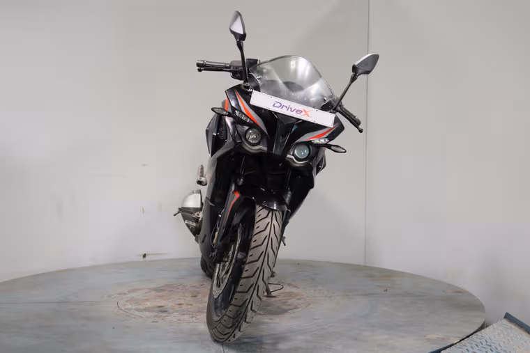 Bajaj Pulsar RS 200 ABS