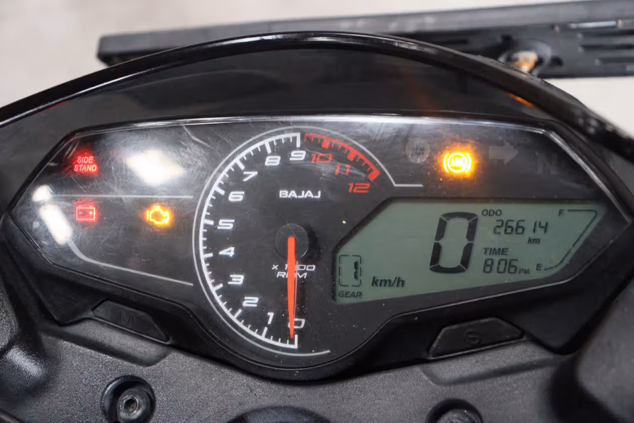 Bajaj Pulsar P150 Single Disc