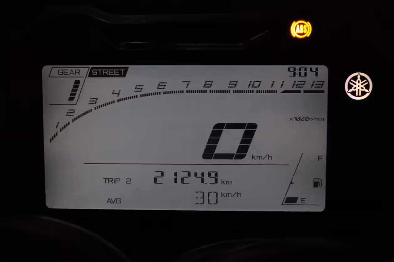 Yamaha R15M STD