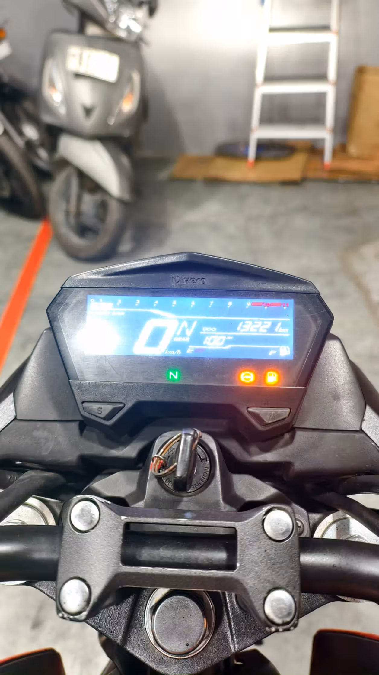 Hero Xtreme 160R Dual Disc