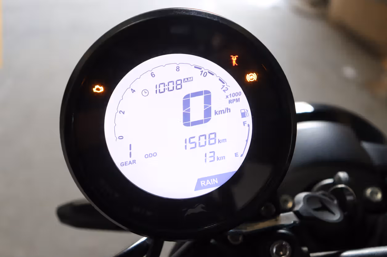 TVS Ronin Top