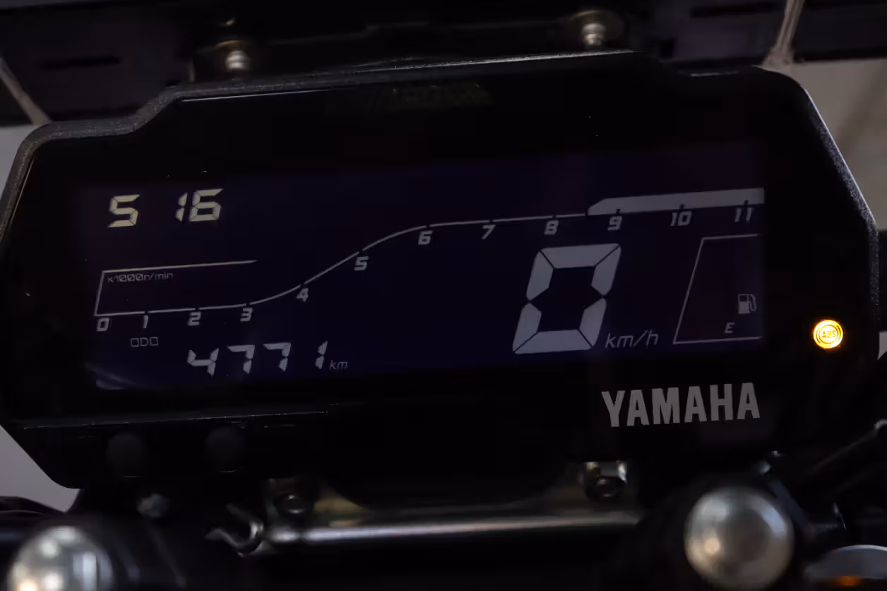 Yamaha FZS FI V4 STD