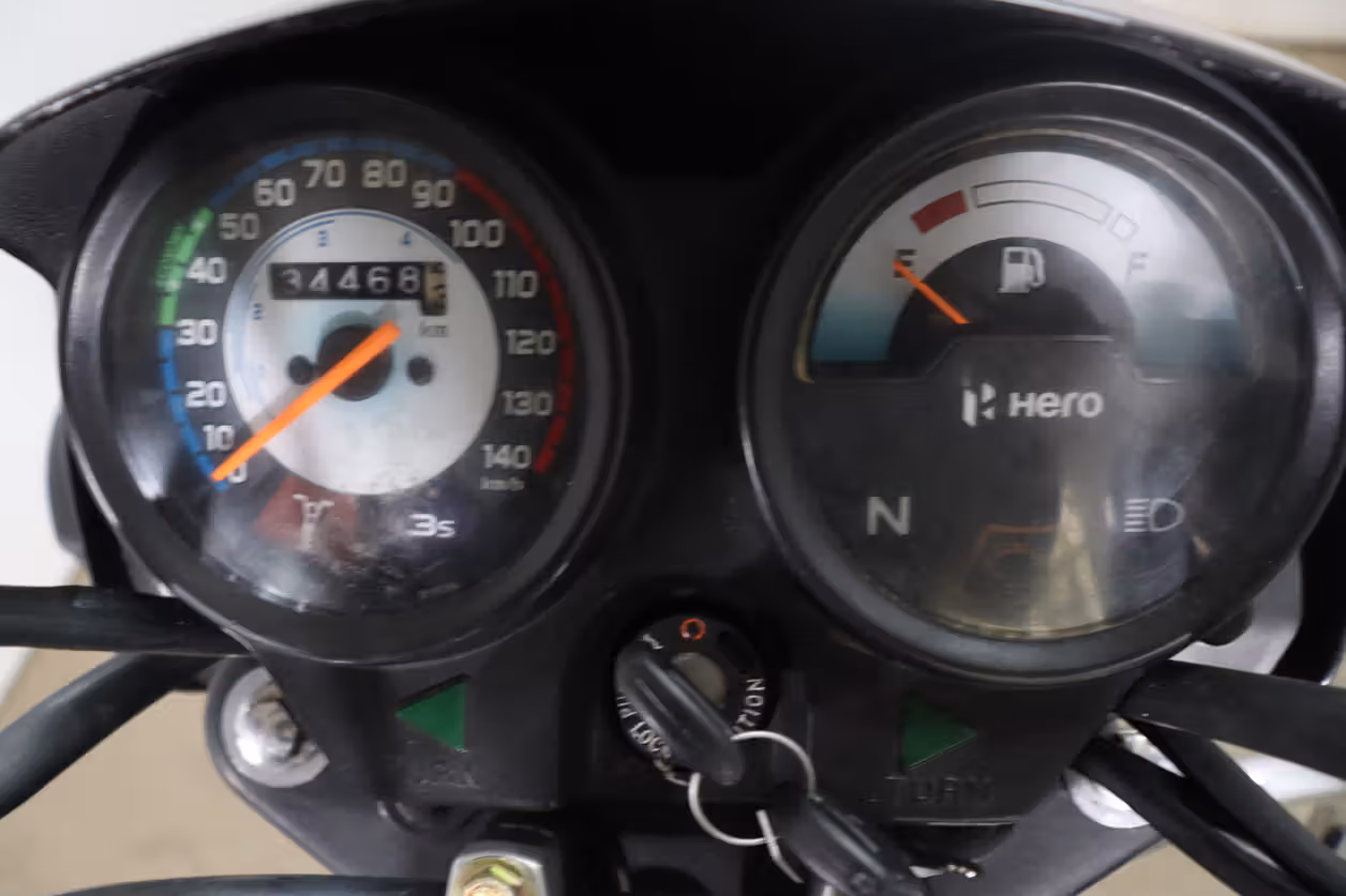 Hero Splendor Plus 100 Black And Accent Edition