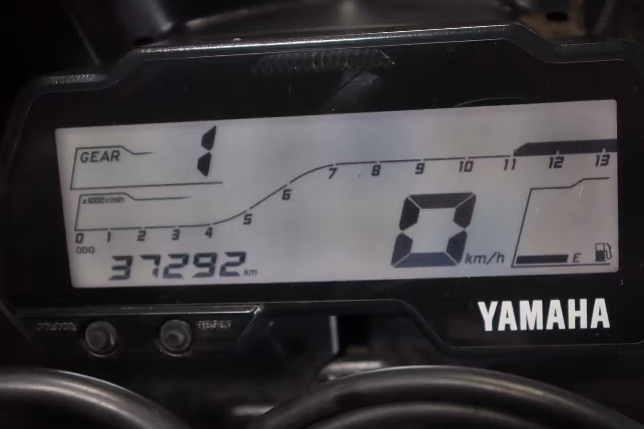 Yamaha R15 V4 STD