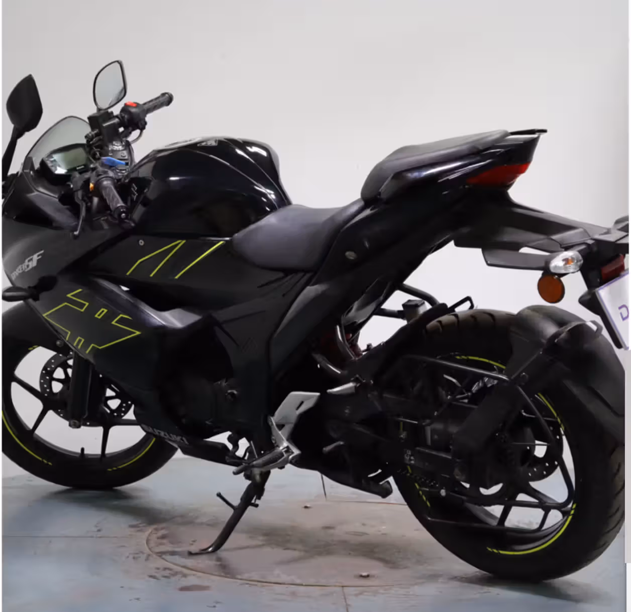Suzuki Gixxer SF 150