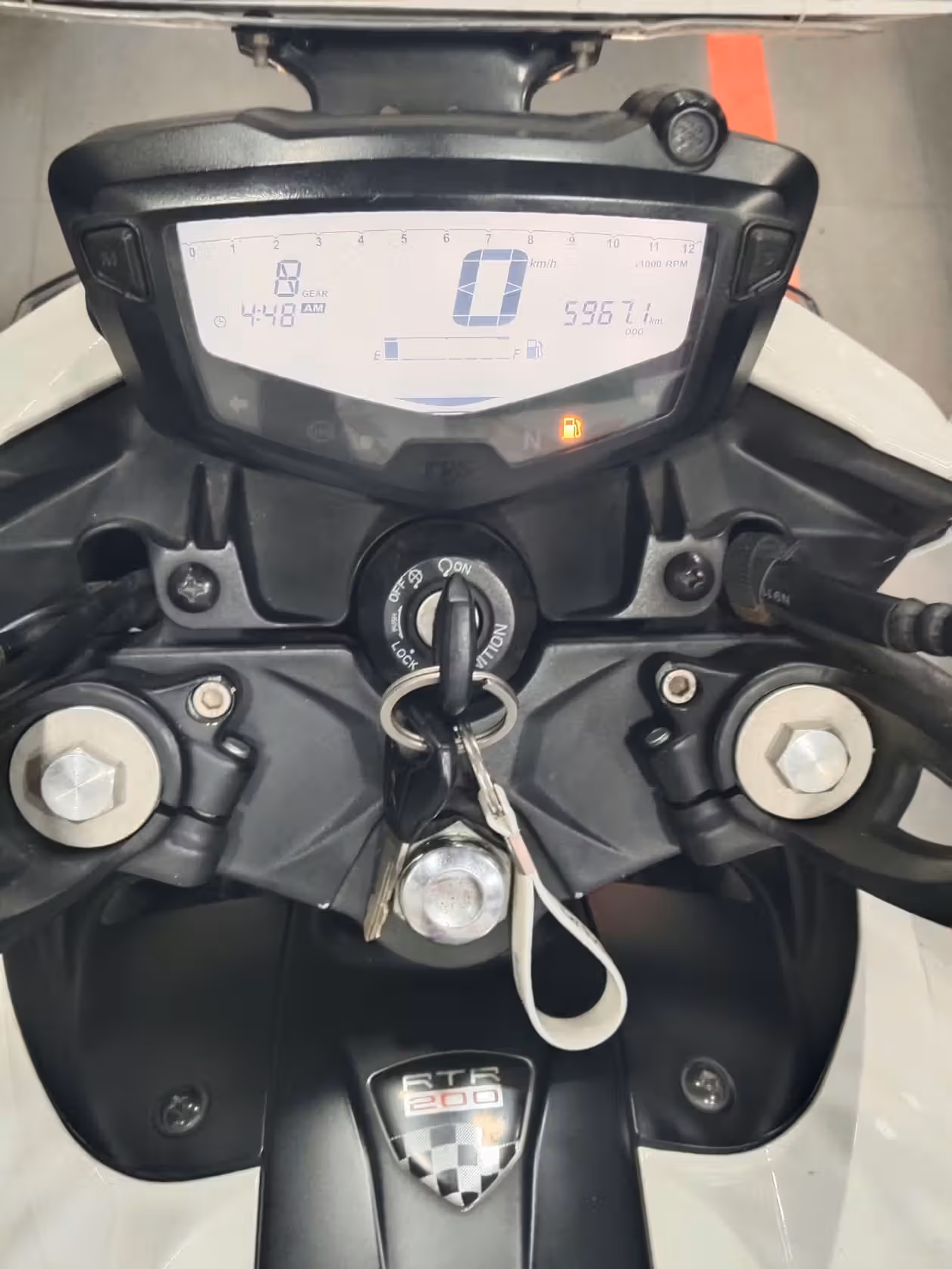TVS Apache RTR 200 4V